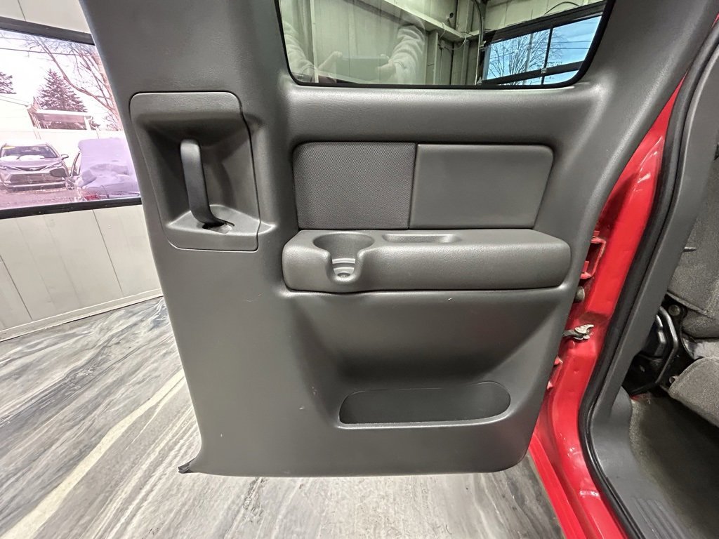 Used 2005 Chevrolet Silverado 2500 LS image 39