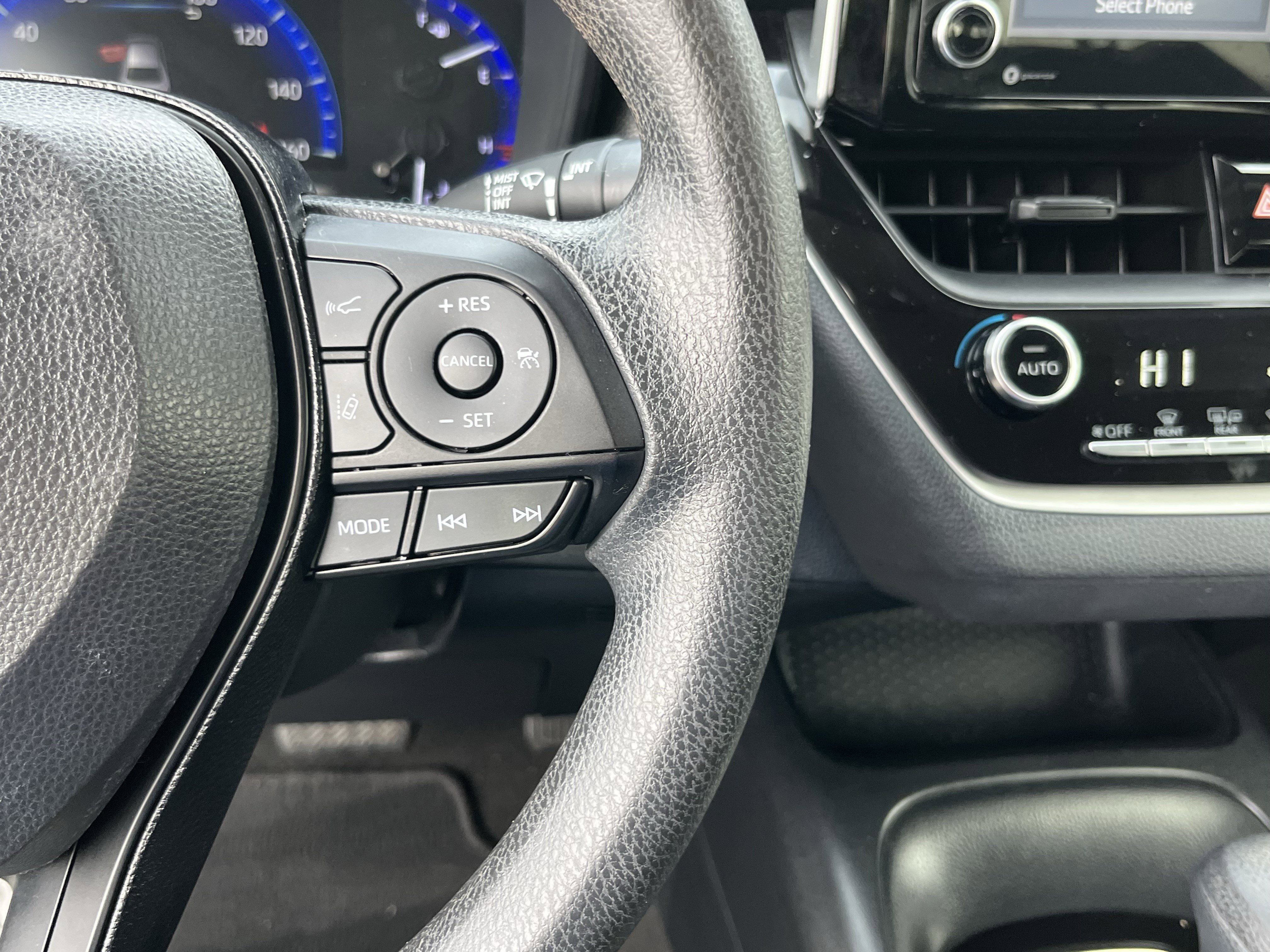 Used 2021 Toyota Corolla LE w/ Carpet Mat Package (TMS) image 19