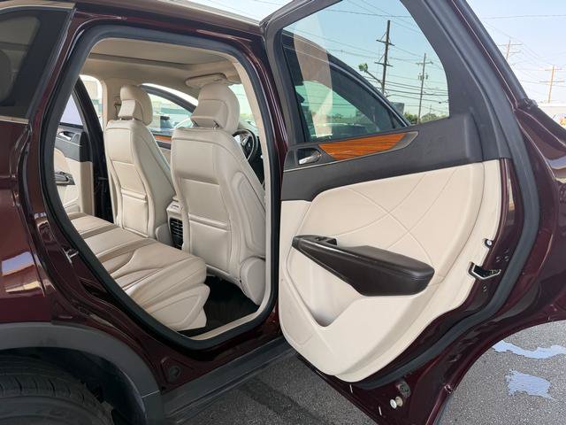 Used 2018 Lincoln MKC Select w/ Select Plus Package FWD image 13