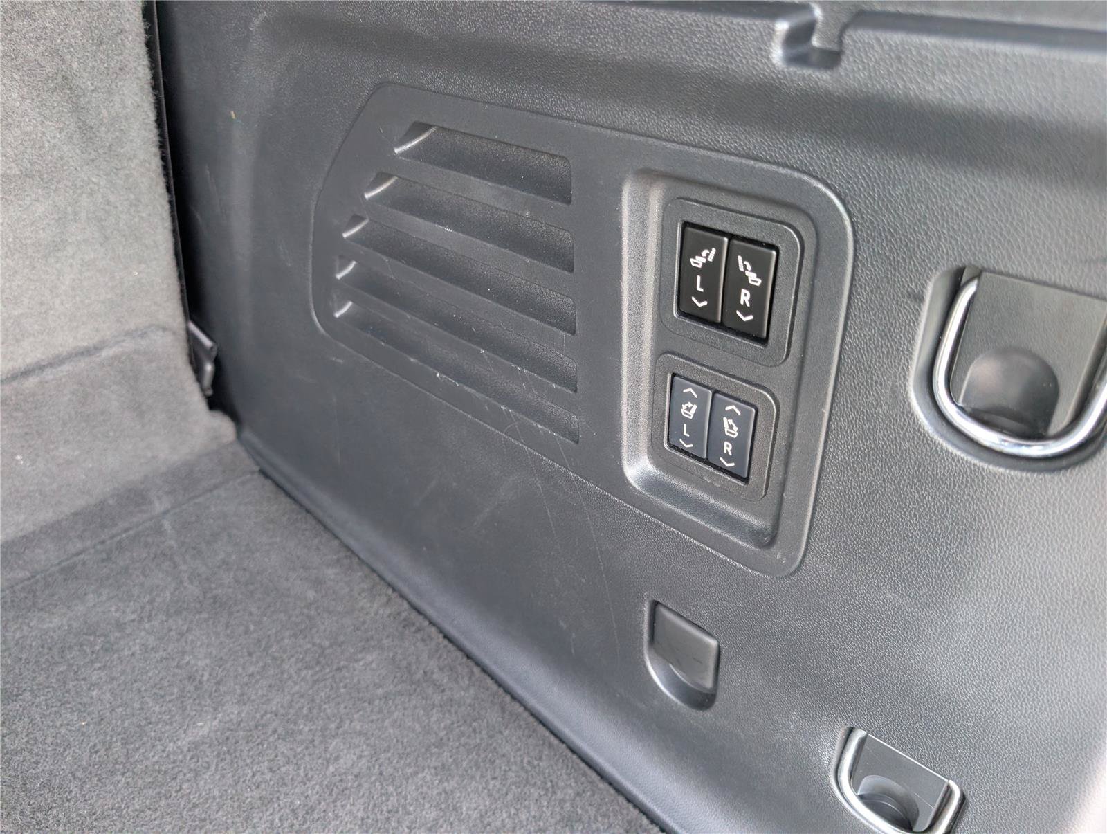 Used 2024 Chevrolet Traverse RS w/ LPO, Floor Liner Package AWD/4WD image 16