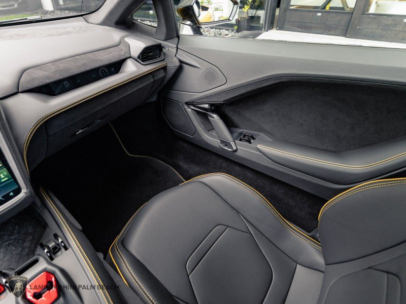 Used 2026 Lamborghini Temerario AWD/4WD image 11