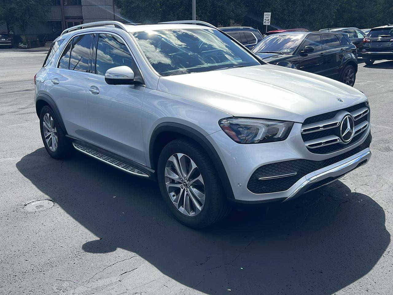 Used 2020 Mercedes-Benz GLE 350 4MATIC image 3