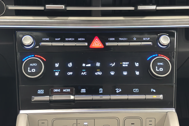 Used 2025 Hyundai Santa Fe Calligraphy AWD/4WD image 18