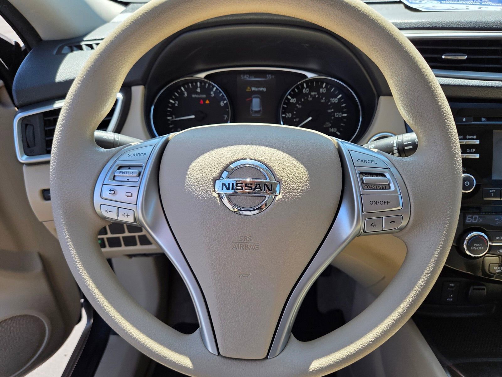 Used 2015 Nissan Rogue SV w/ SV Moonroof Package image 10
