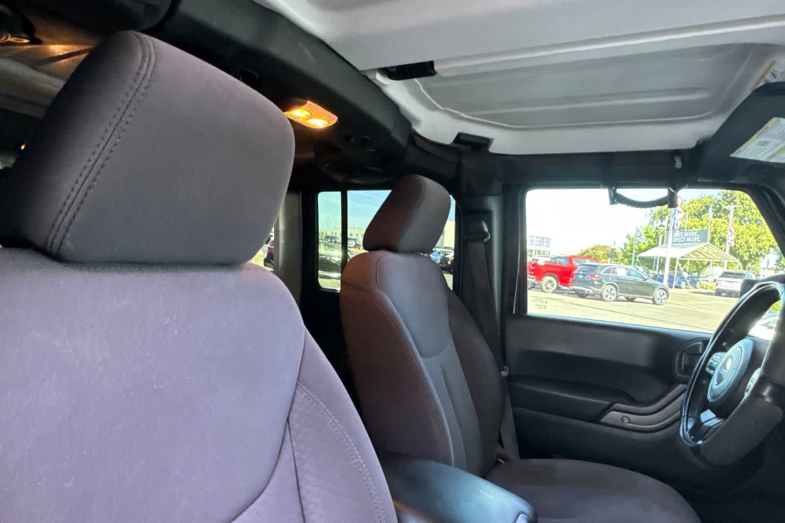 Used 2013 Jeep Wrangler Unlimited Sport AWD/4WD image 16