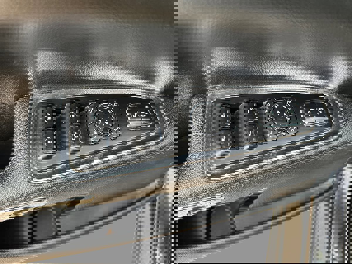 Used 2020 Lincoln Continental FWD image 29