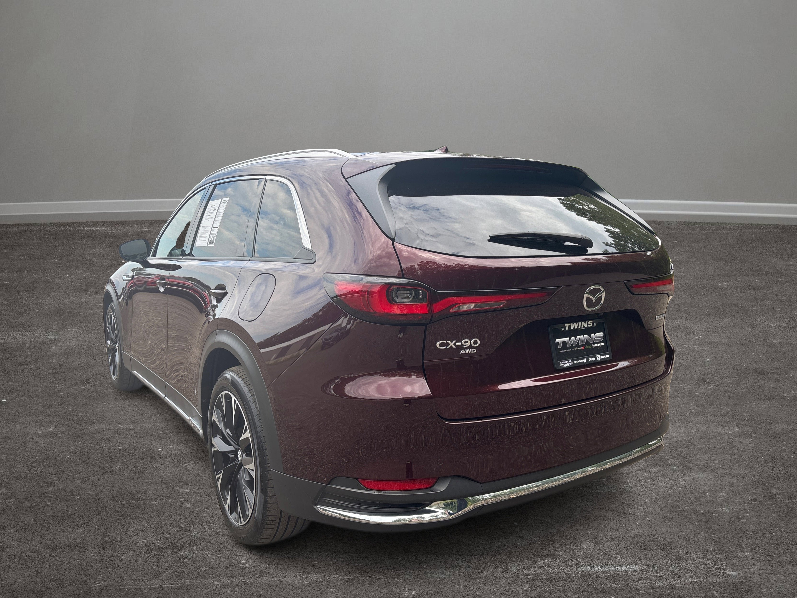 Used 2024 MAZDA CX-90 Plug-In Hybrid w/ Premium Pkg image 37