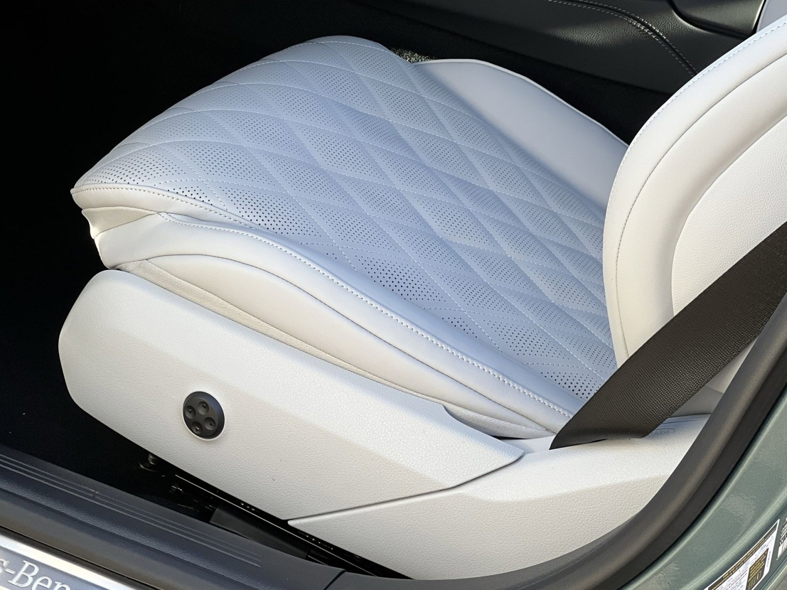 New 2026 Mercedes-Benz E 450 4MATIC Sedan image 12