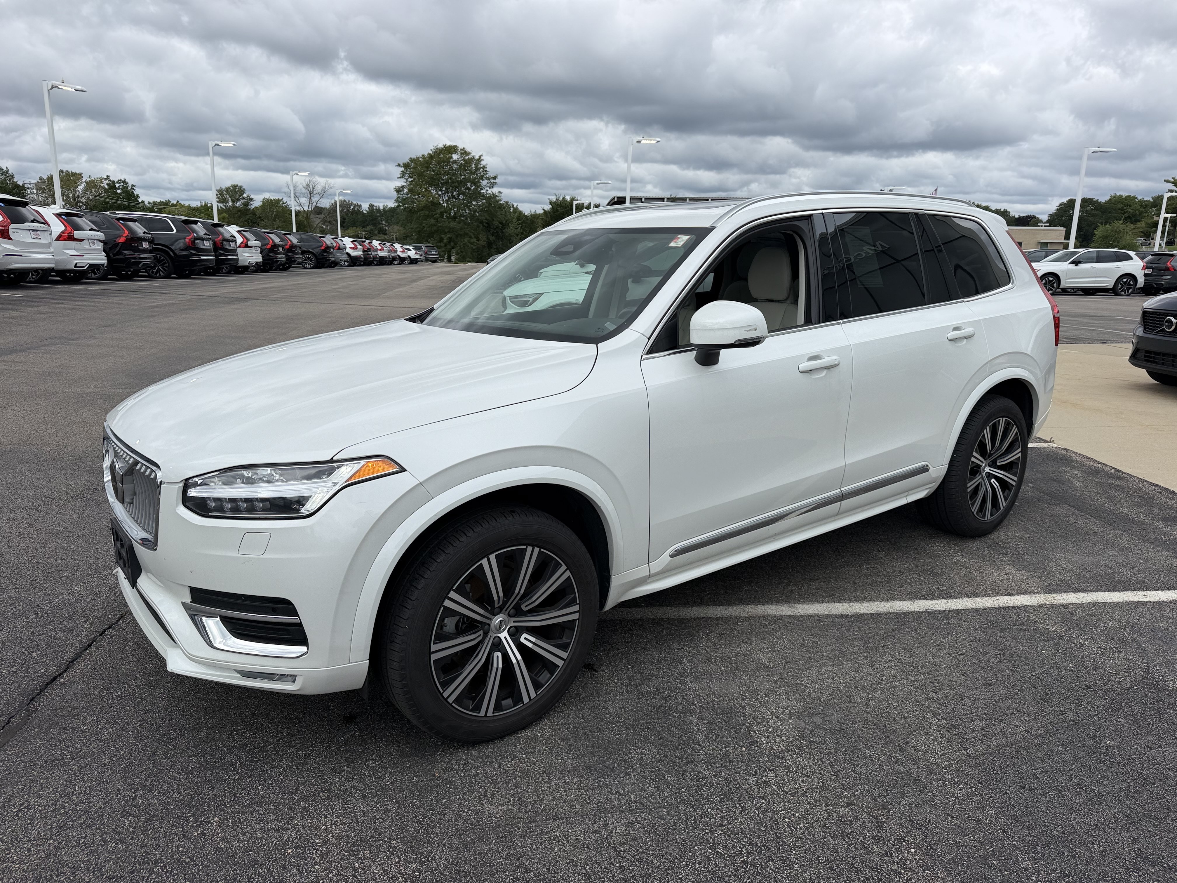 Used 2024 Volvo XC90 B5 Core w/ Protection Package Premier AWD/4WD image 6