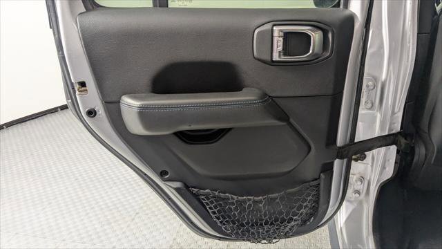 Used 2023 Jeep Wrangler Rubicon image 12