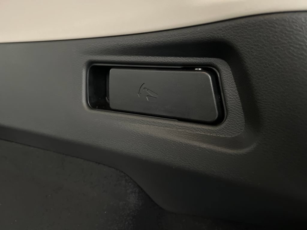 Used 2026 Nissan Rogue Platinum w/ Platinum Premium Package AWD/4WD image 42