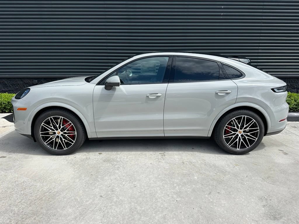 Used 2026 Porsche Cayenne S AWD/4WD image 2