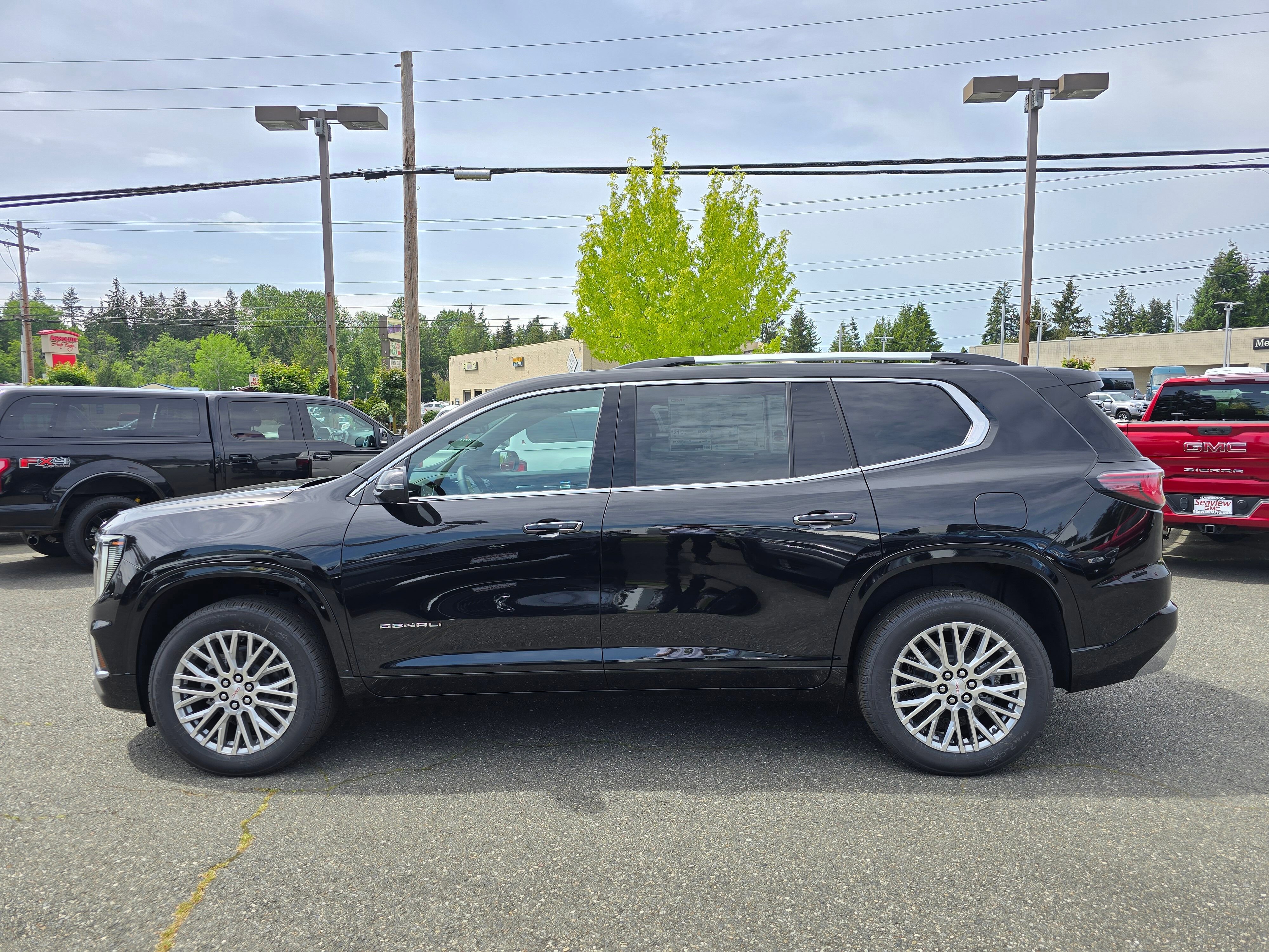 New 2025 GMC Acadia Denali image 4