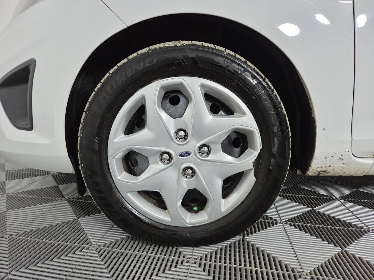 Used 2012 Ford Fiesta SE w/ Super Fuel Economy Pkg FWD image 12