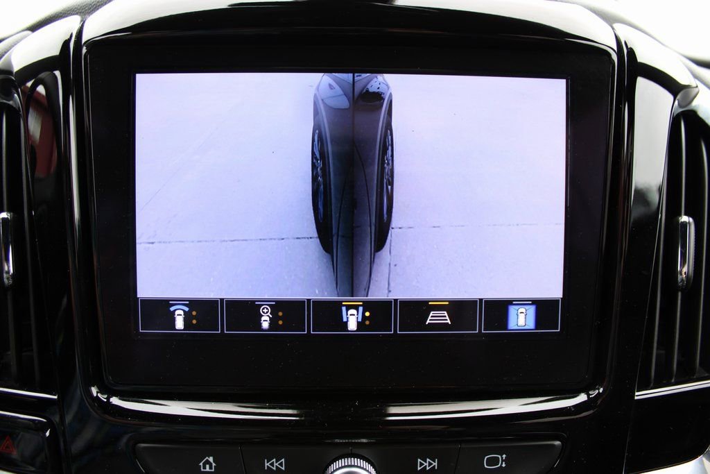 Used 2023 Chevrolet Traverse RS image 40