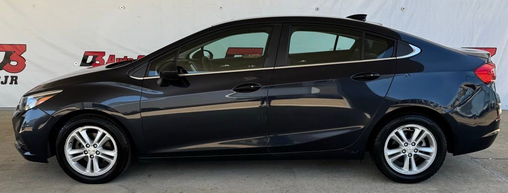 Used 2016 Chevrolet Cruze LT w/ Convenience Package image 3