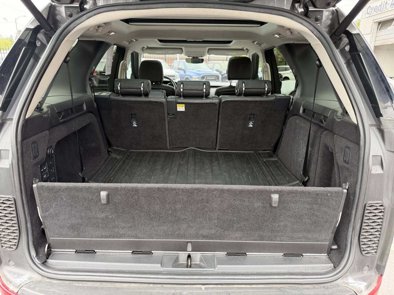 Used 2017 Land Rover Discovery HSE AWD/4WD image 8