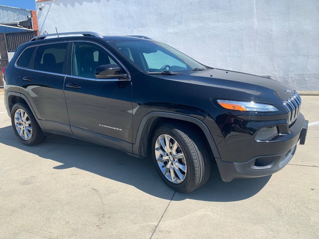 Used 2016 Jeep Cherokee Limited FWD image 7