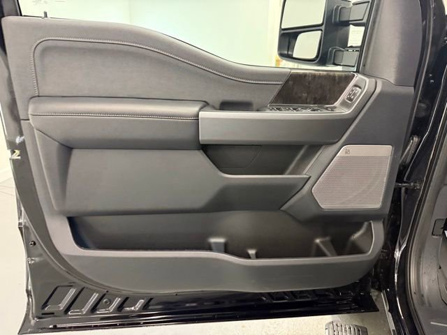 New 2026 Ford F250 Lariat w/ Chrome Package image 13