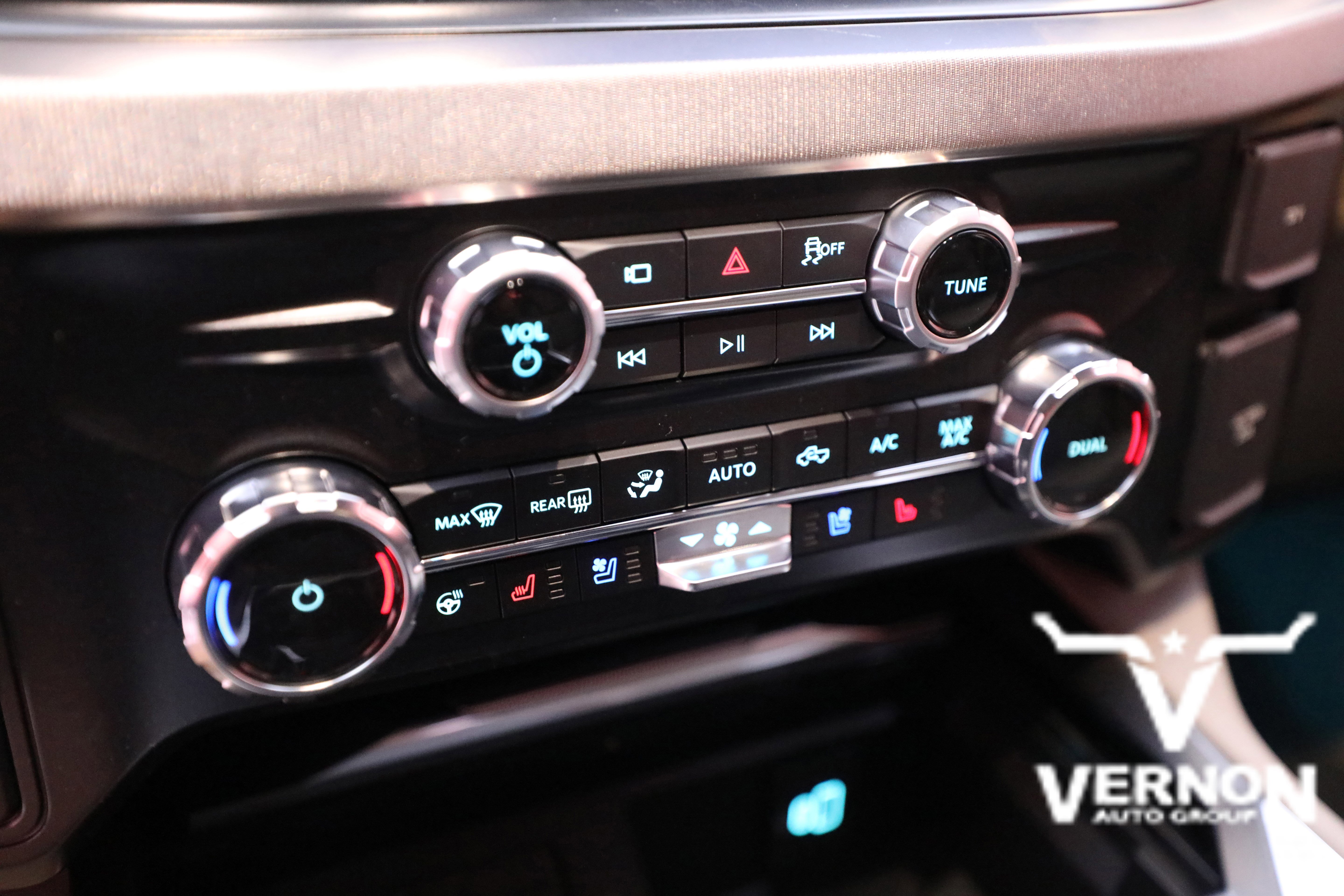 New 2026 Ford F250 Platinum image 25