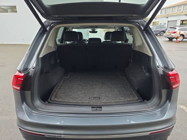 Used 2019 Volkswagen Tiguan SEL Premium image 14