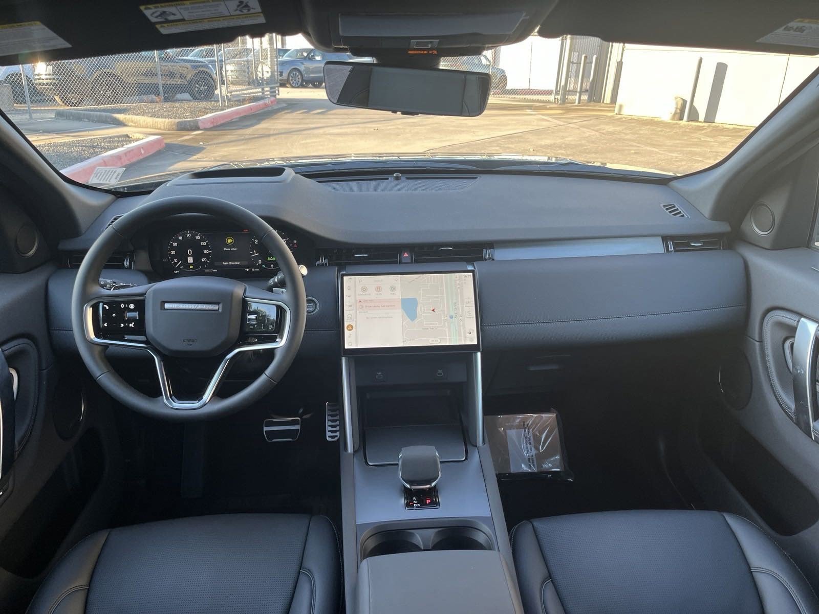 Used 2025 Land Rover Discovery Sport Dynamic SE image 13