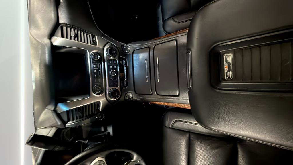 Used 2019 Chevrolet Suburban Premier AWD/4WD image 26