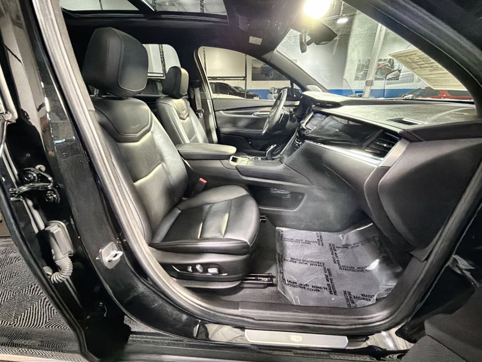 Used 2023 Cadillac XT6 Sport image 28