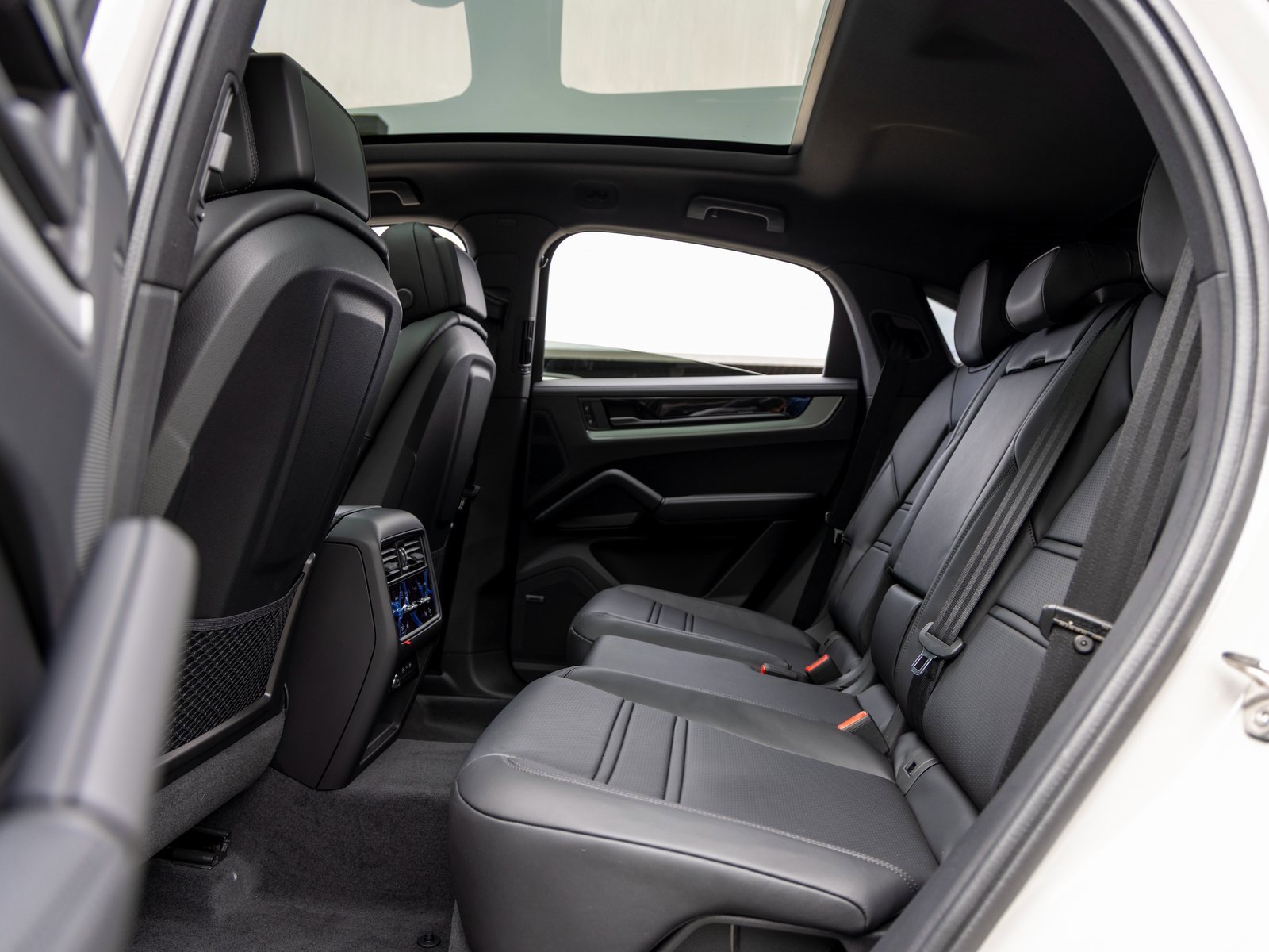 New 2026 Porsche Cayenne Coupe image 38