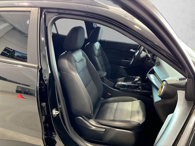 Used 2024 Chevrolet Trax LT w/ Driver Confidence Package FWD image 9