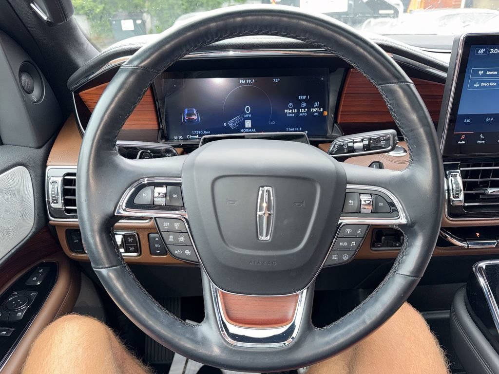Used 2024 Lincoln Navigator Reserve AWD/4WD image 11