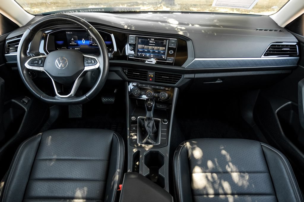 Used 2022 Volkswagen Jetta SE FWD image 5