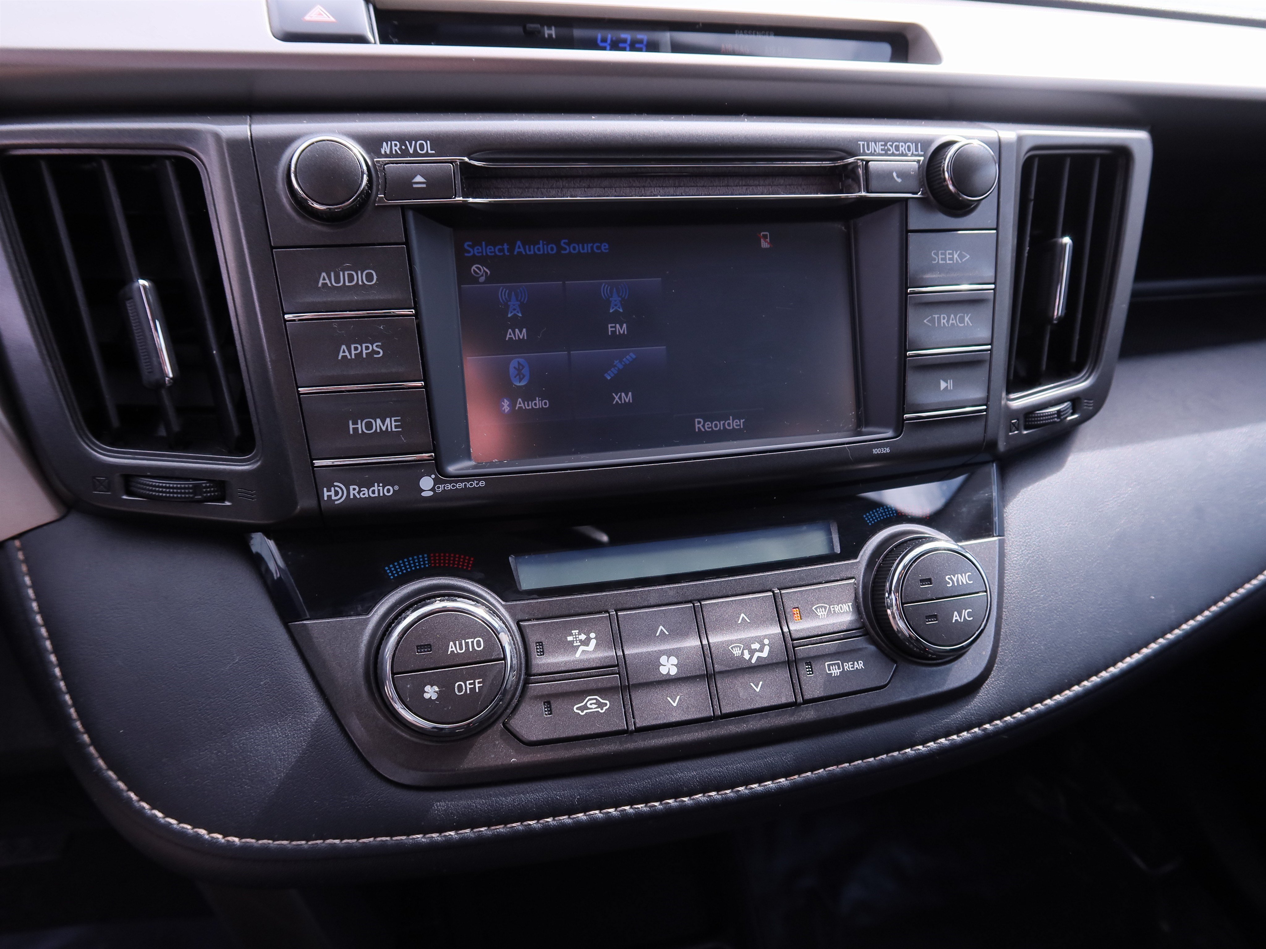 Used 2015 Toyota RAV4 XLE FWD image 19