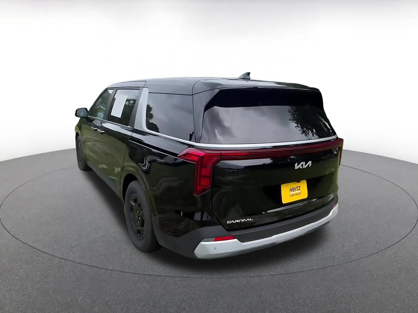 Used 2026 Kia Carnival FWD image 10