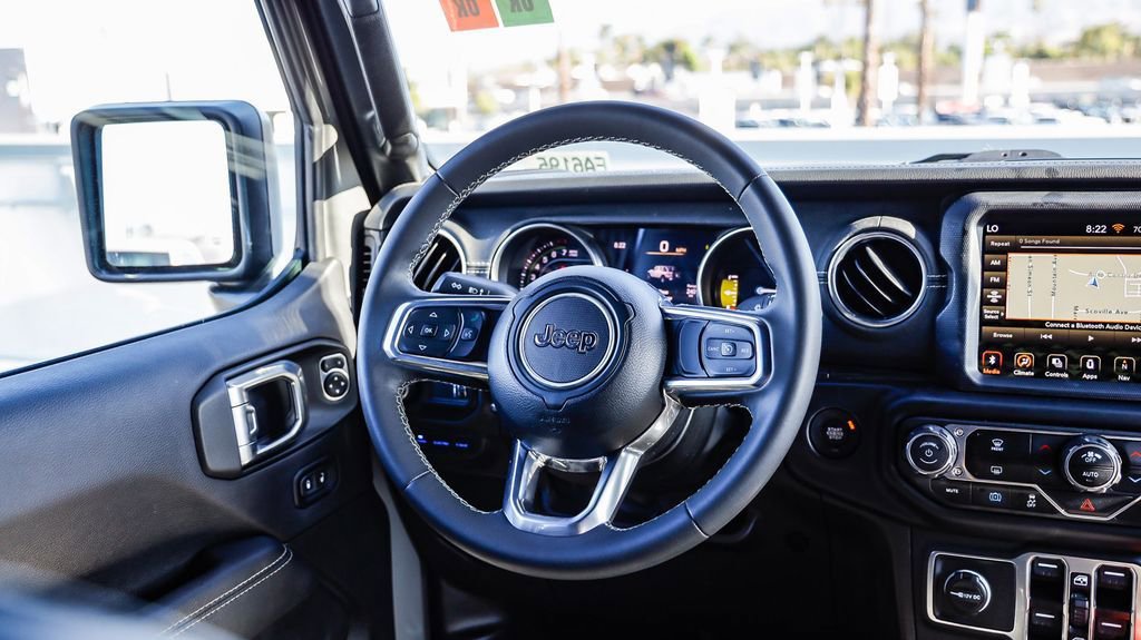 Used 2023 Jeep Wrangler Unlimited Sahara AWD/4WD image 18