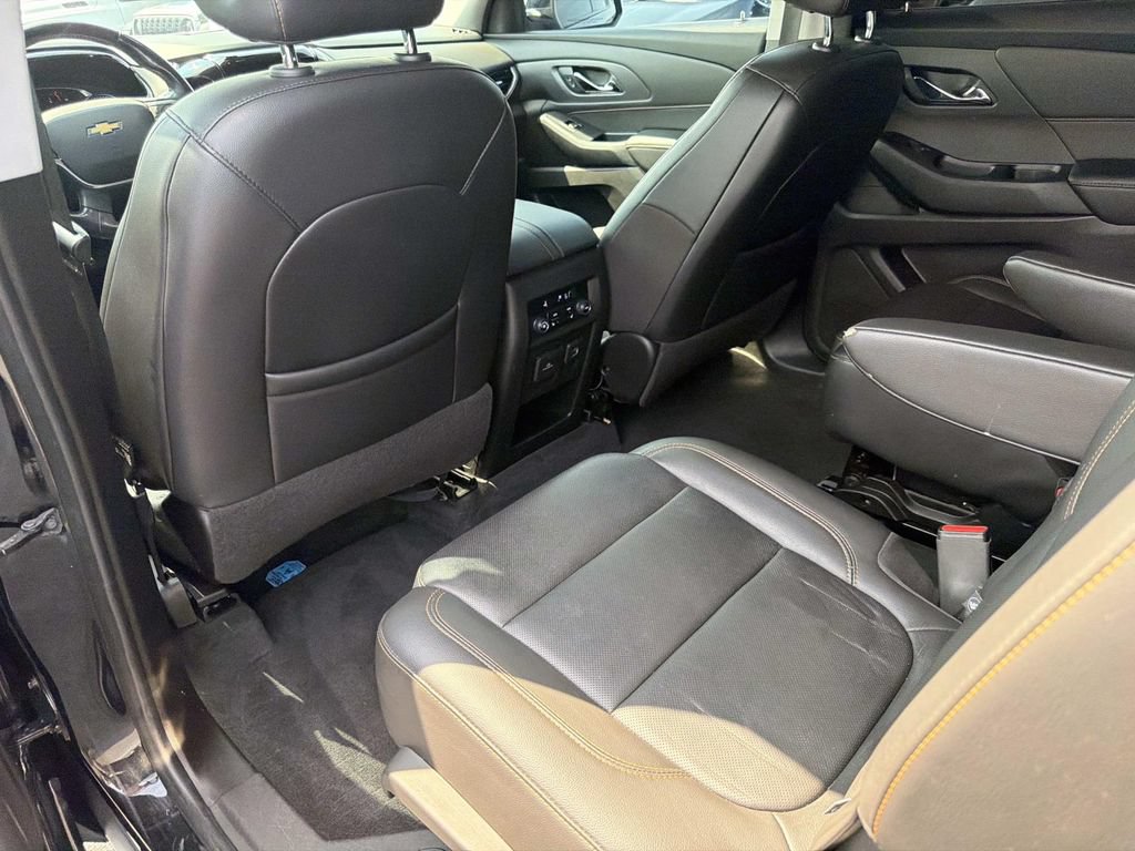 Used 2021 Chevrolet Traverse Premier w/ Redline Edition FWD image 16