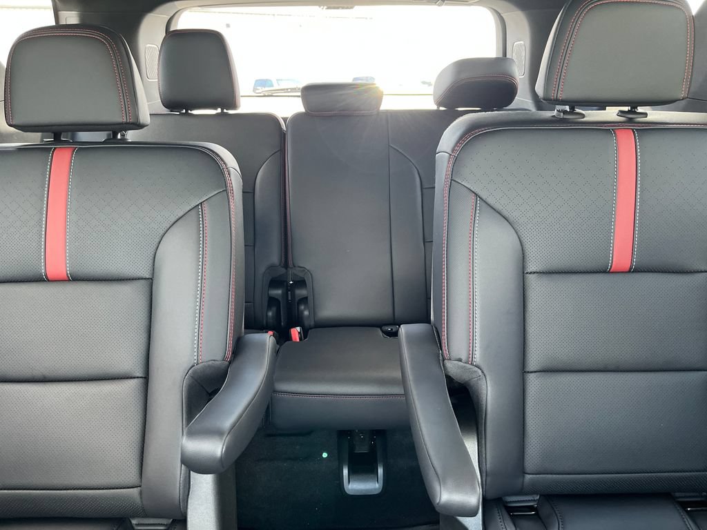 New 2026 Chevrolet Traverse RS w/ LPO, Floor Liner Package FWD image 22