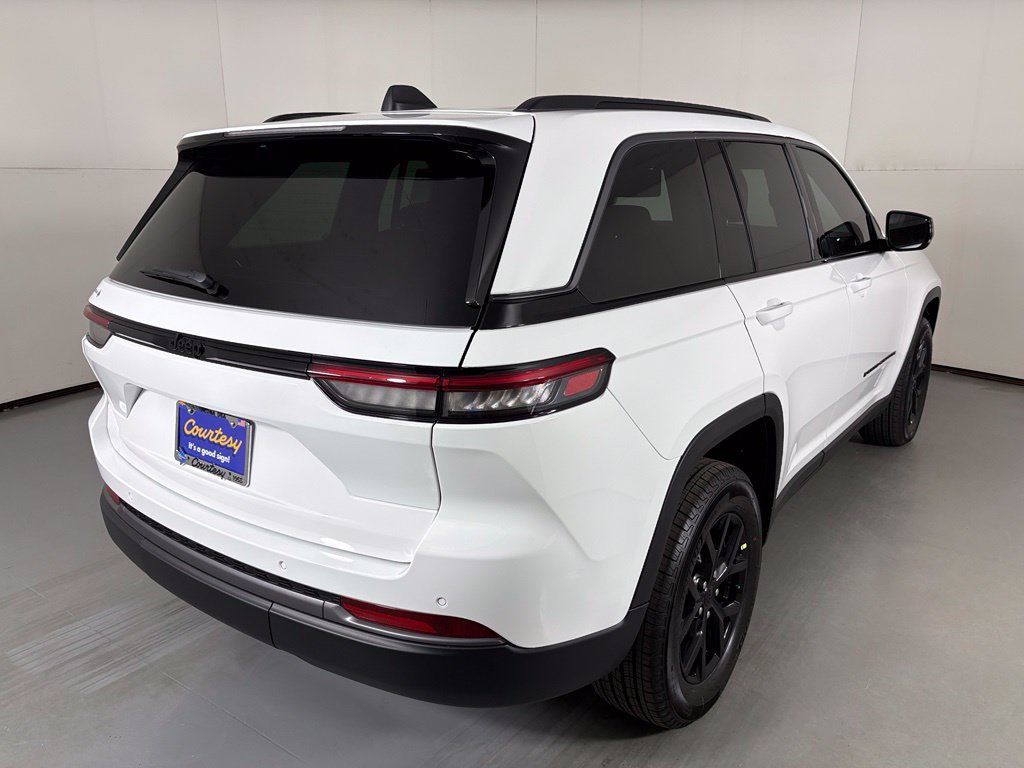 New 2026 Jeep Grand Cherokee Altitude RWD image 8