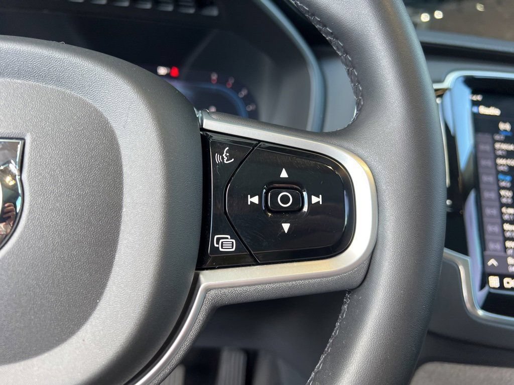 Used 2023 Volvo XC90 B6 Ultimate AWD/4WD image 31