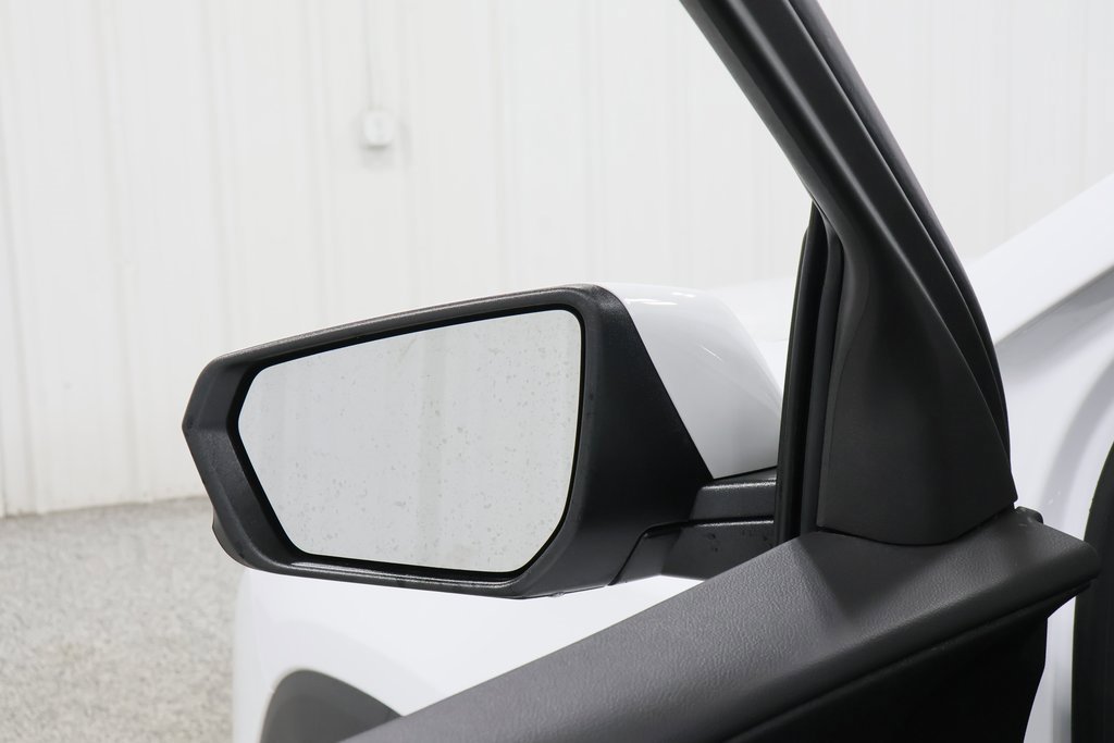 Used 2024 GMC Terrain SLE image 21