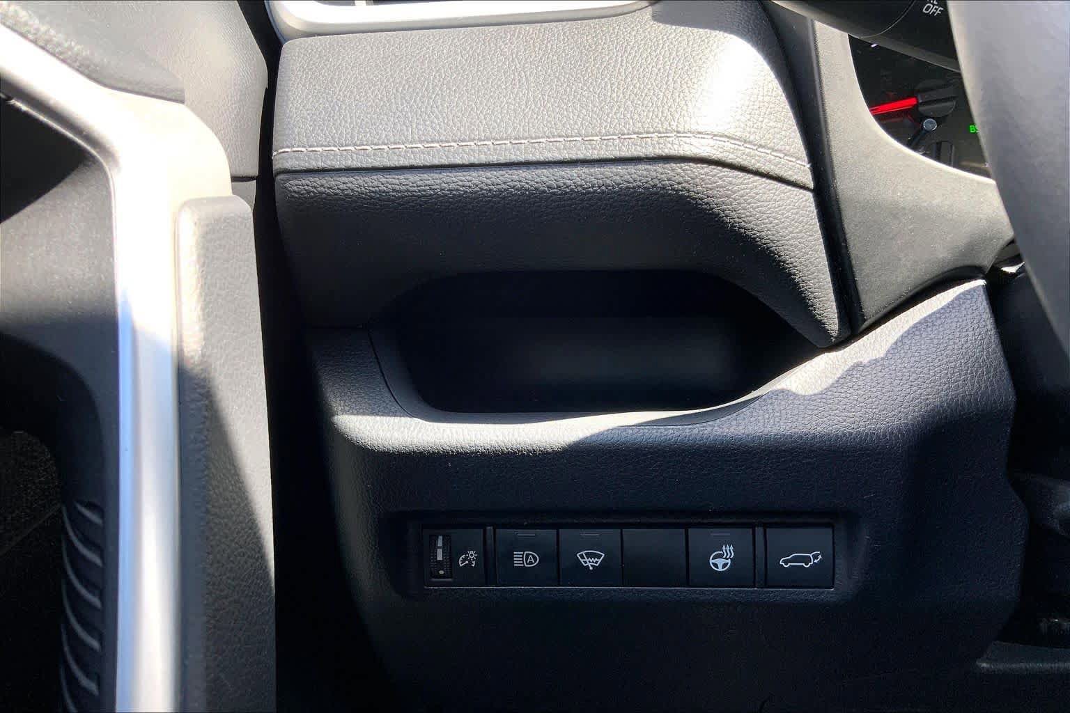 Used 2022 Toyota RAV4 XLE w/ Convenience Package AWD/4WD image 34