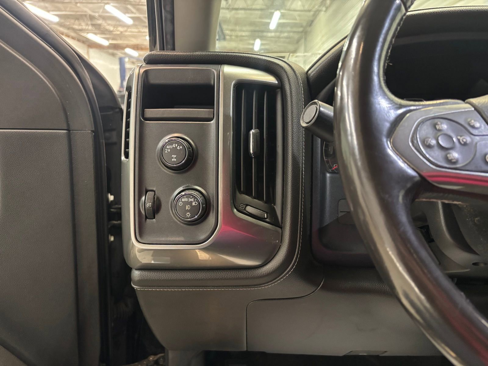 Used 2018 Chevrolet Silverado 1500 LTZ Z71 w/ LTZ Plus Package image 15