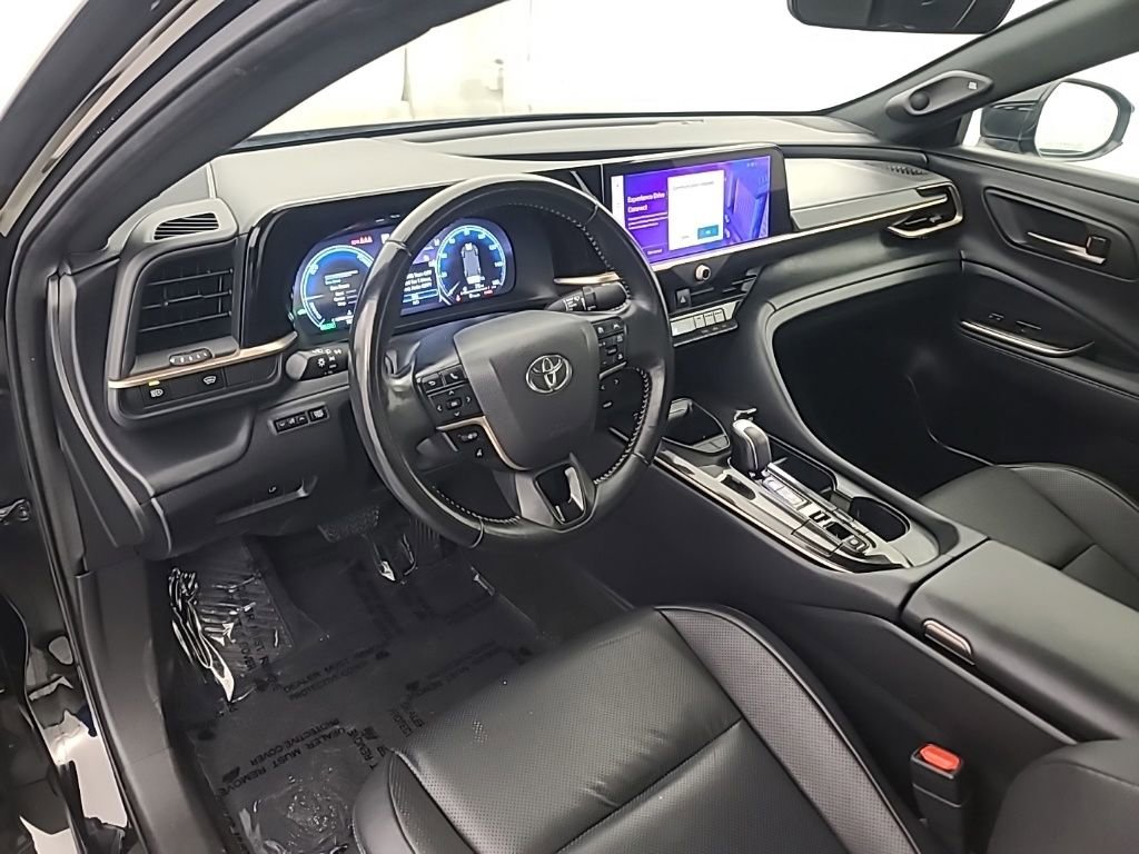 Used 2024 Toyota Crown Limited image 25