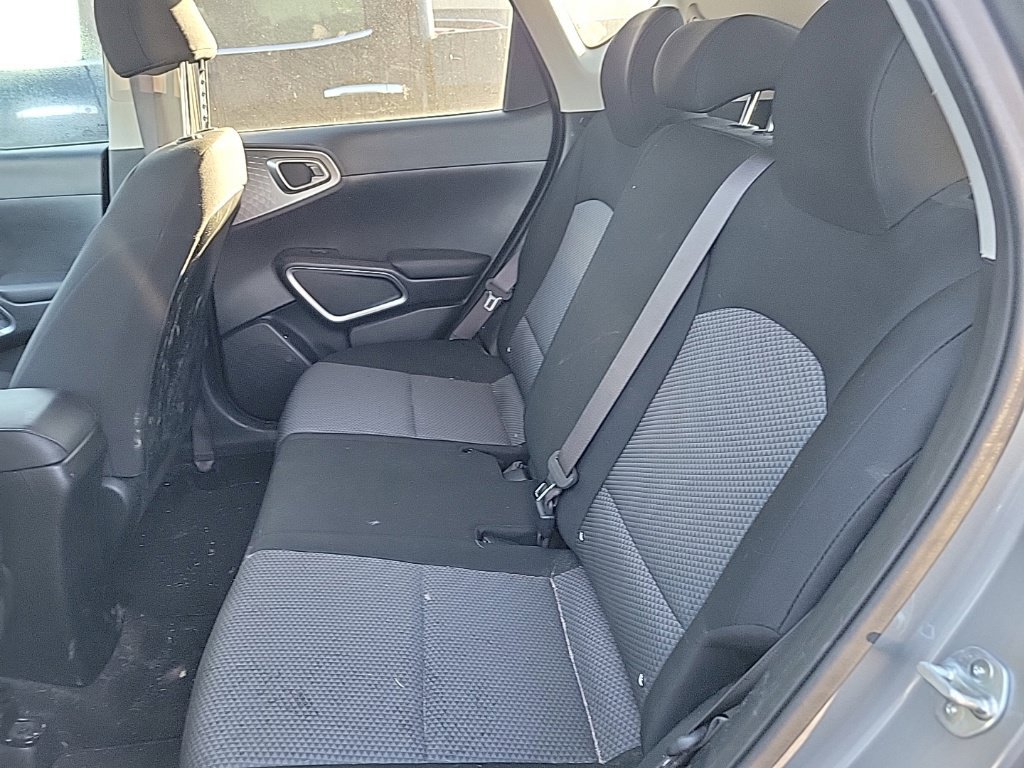 Used 2023 Kia Soul LX w/ LX Technology Package FWD image 11