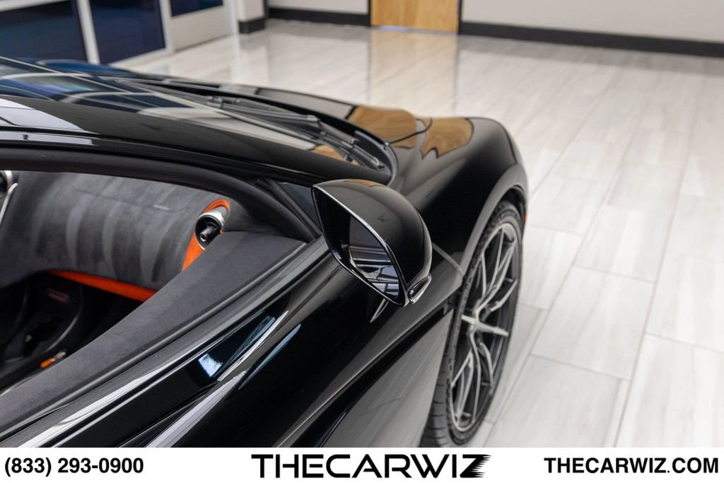Used 2020 McLaren 600LT Spider RWD image 28
