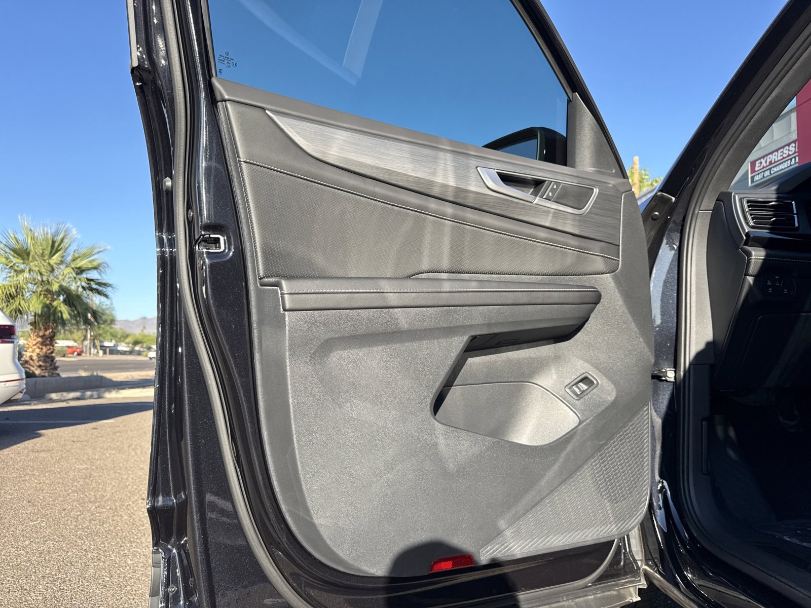 New 2026 Volkswagen Atlas Cross Sport SE image 11