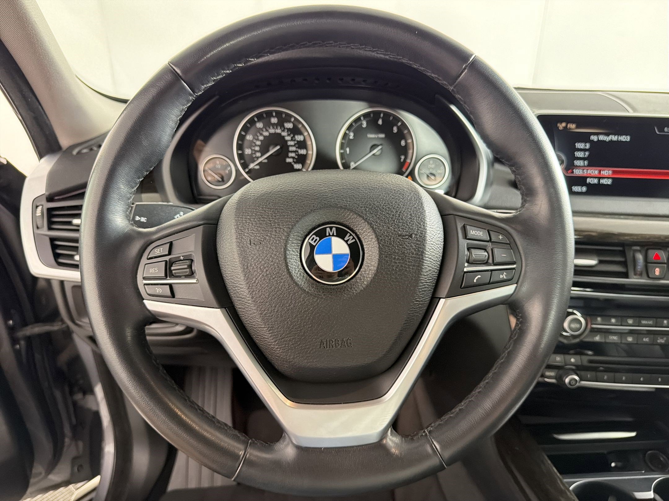 Used 2015 BMW X5 xDrive50i AWD/4WD image 18