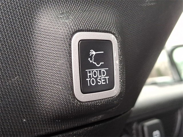 Used 2025 Jeep Grand Cherokee Limited image 30