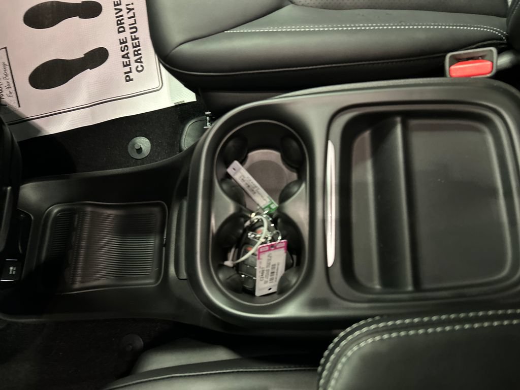 New 2027 Chrysler Pacifica Select w/ Family Tech Group FWD image 19
