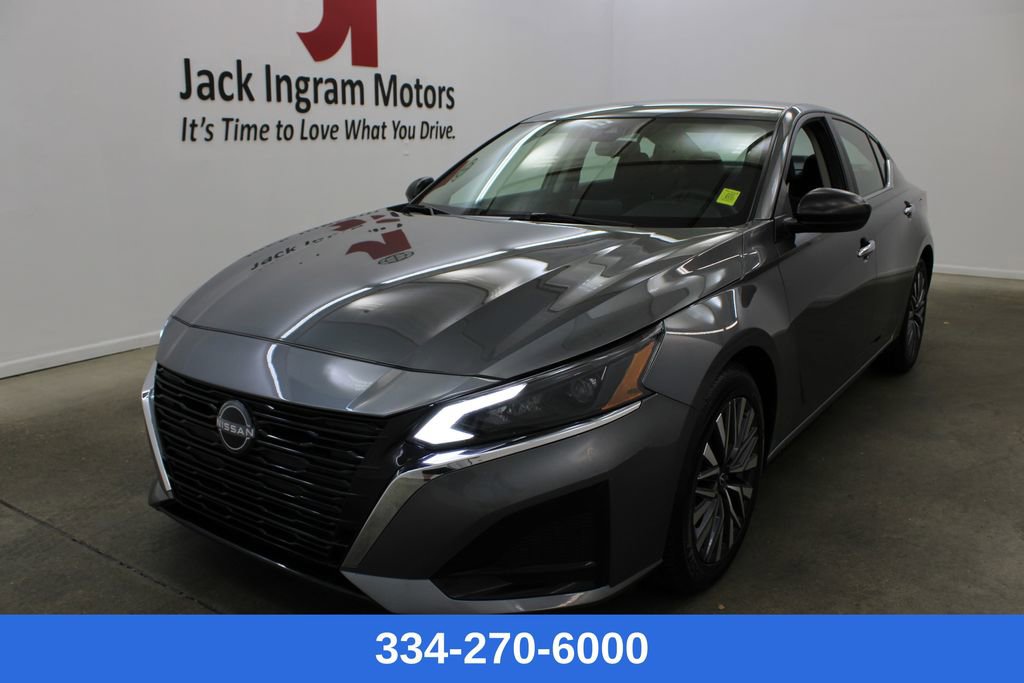 Used 2024 Nissan Altima 2.5 SV